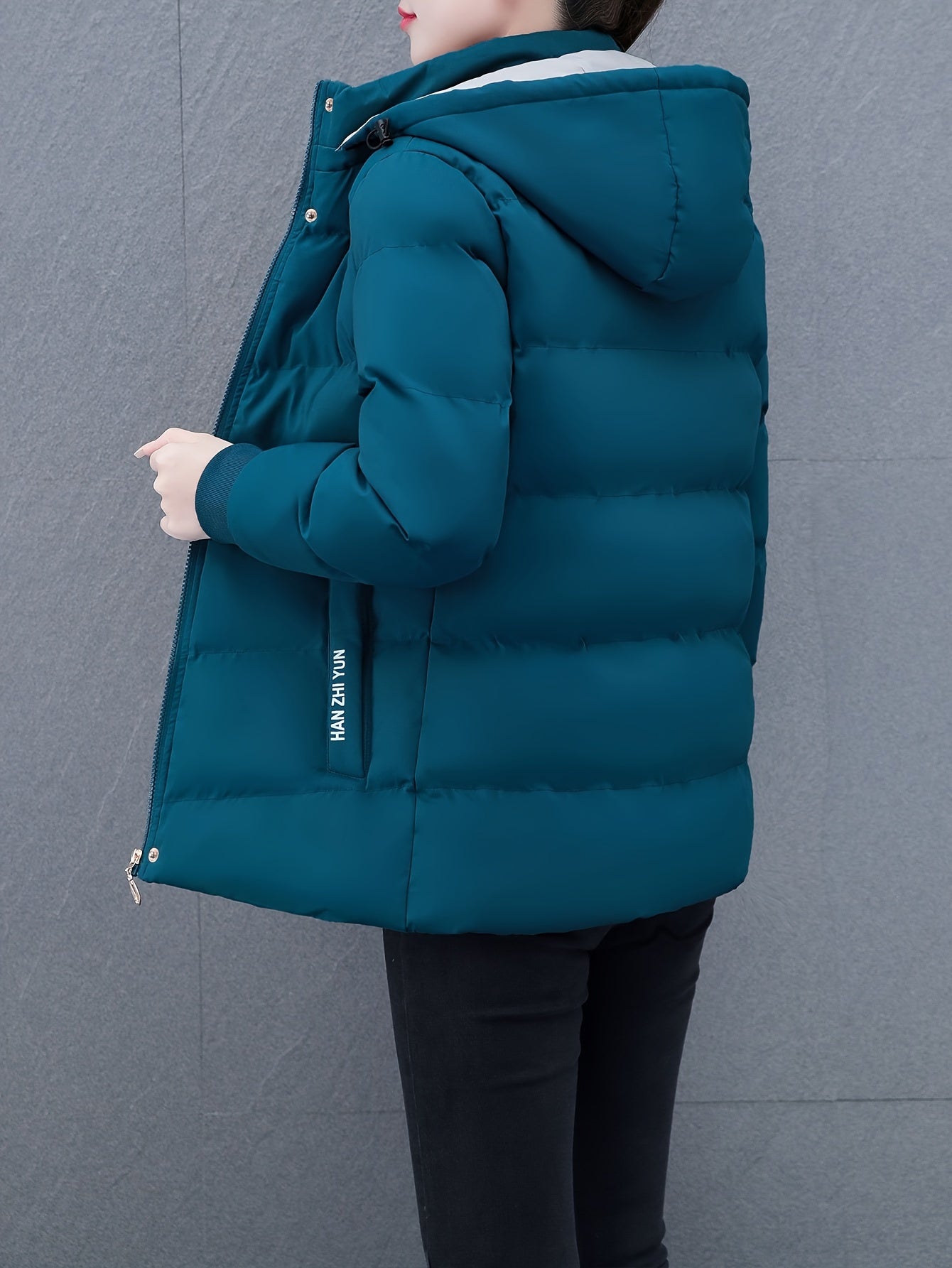 Elegant Puffer Jacket - with Zipper Front & Side Pockets, Long Sleeves